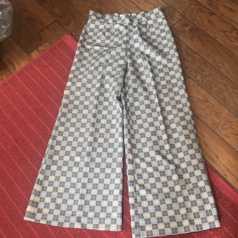 Plaid High Waist Wide Leg PANTS 💕.  Size 8